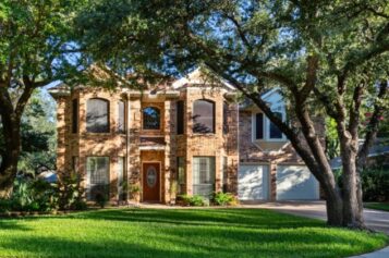 Curb Appeal Starts With Healthy, Mature Trees
