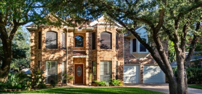 Curb Appeal Starts With Healthy, Mature Trees
