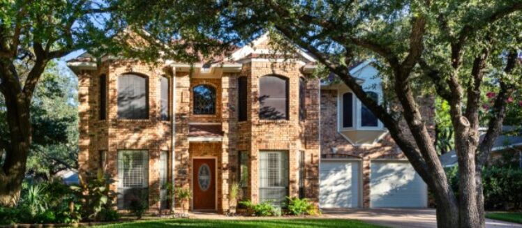 Curb Appeal Starts With Healthy, Mature Trees
