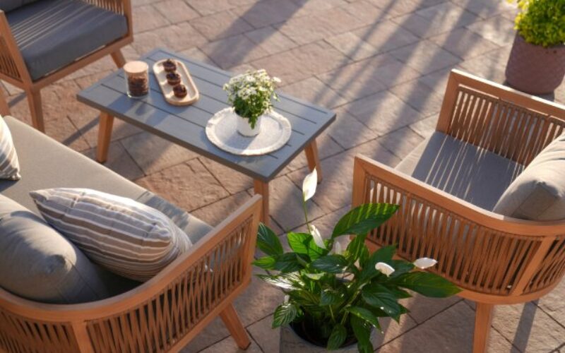 Signs It’s Time To Replace Your Outdoor Furniture