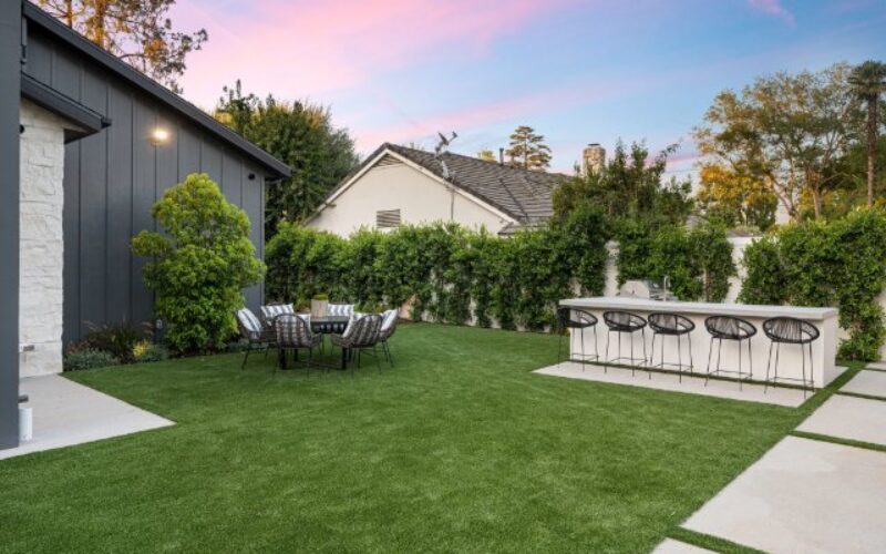 What To Know About Adding an Outdoor Bar to Your Home