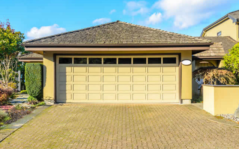 Home Renovation Mistakes to Avoid When Replacing a Garage Door