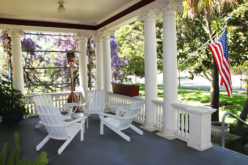 Cozy Porch Patio to Welcome Passer-byes