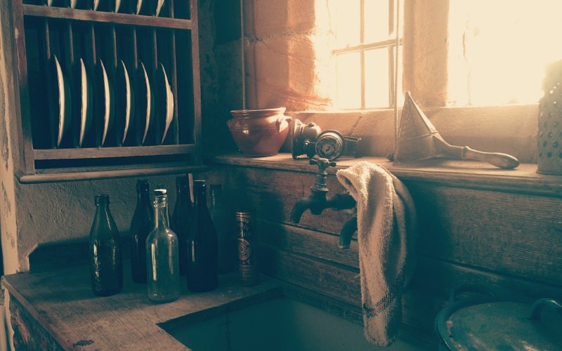 For That Nostalgic Look In a Kitchen: Farmhouse Kitchen Sink