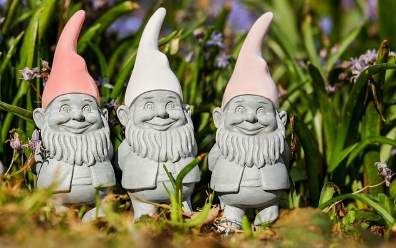 Using Garden Gnomes to Define a Yard Personality