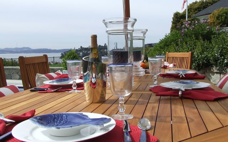 Planning An Outside Dinner
