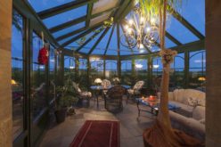 <span>photo image analysis:</span> All-Season Sunroom Design and Decor