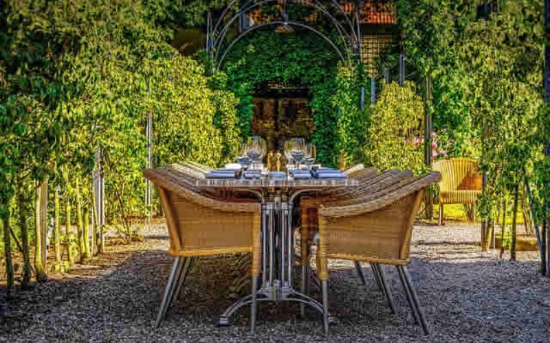 Summer Clearance – Time to Get Your Deck Dining Set