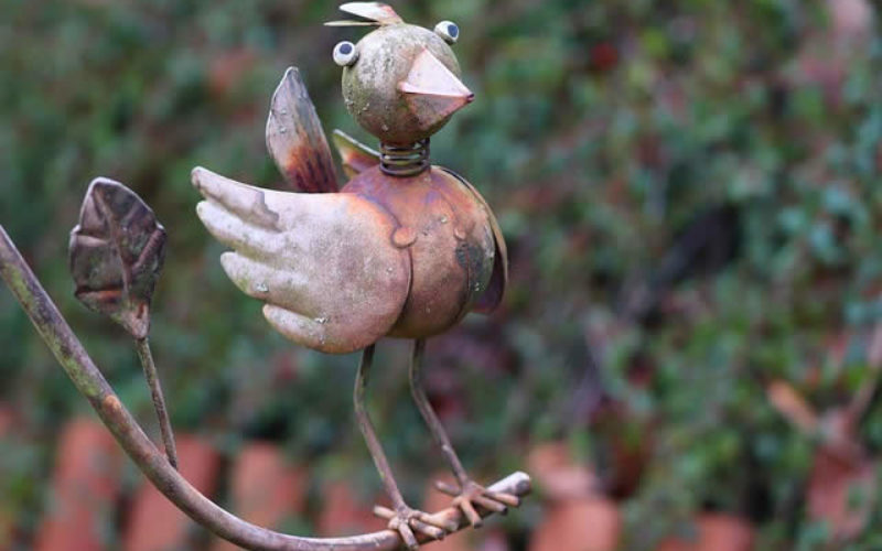 Using Garden Metal Art for Yard Decoration