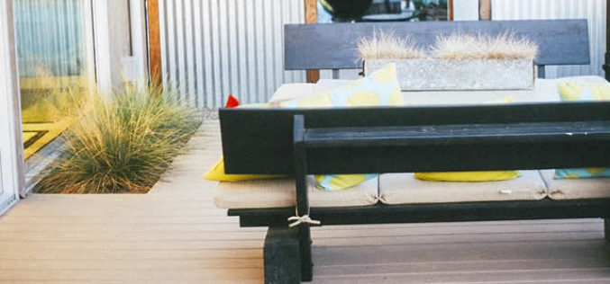 Floating Decks – Beautiful Concept to Enhance Your Landscape Look