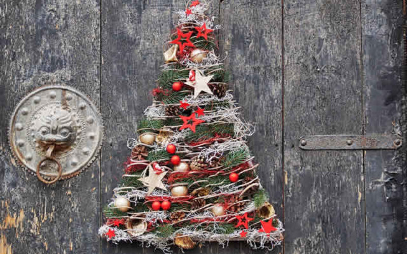 The Christmas Traditions We Often See and Use