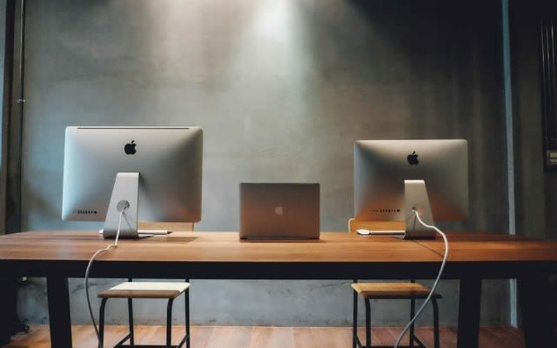 4 Reasons to Update Your (Home) Office Furniture