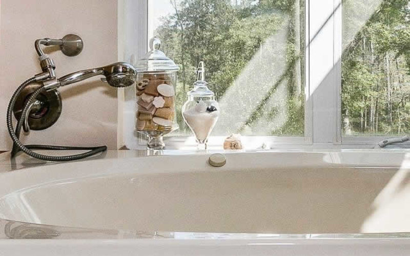 sunken tub with steps