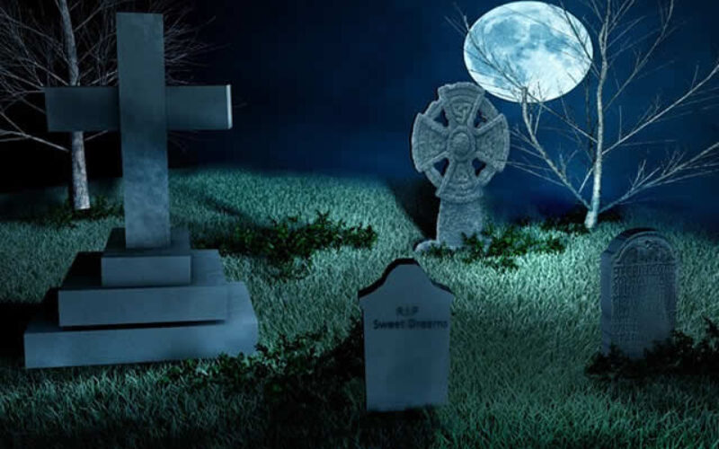 Decorating a Halloween Cemetery In Your Front Yard