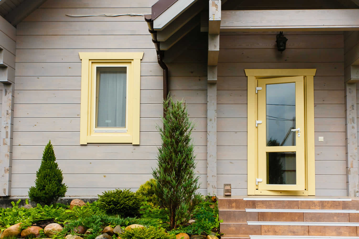 finish the exterior facade