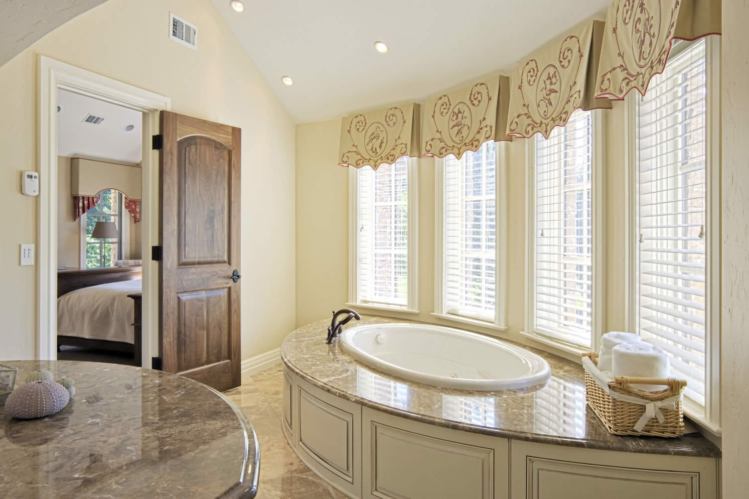 choosing the right tub for your bathroom