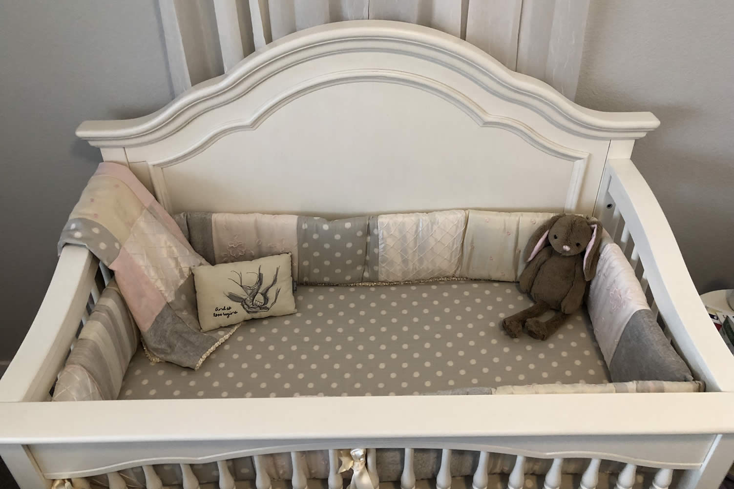 decorating a baby nursery room