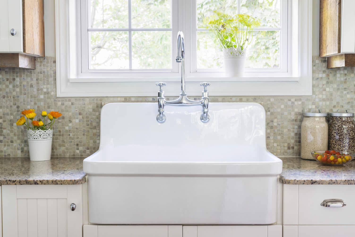 farmhouse kitchen essentials