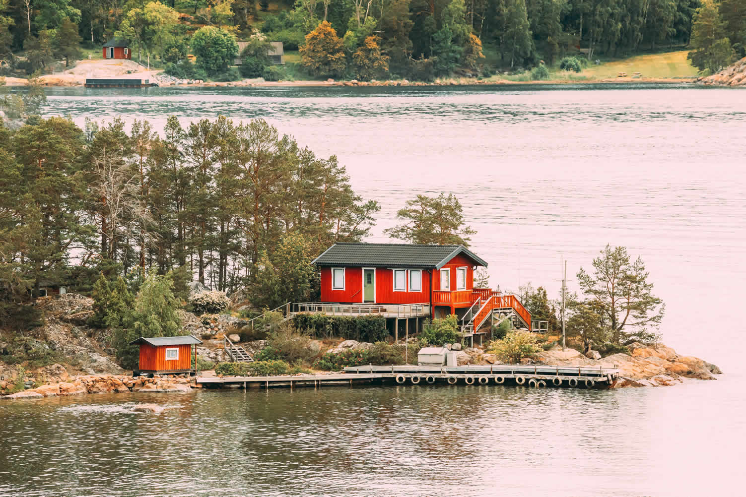 tips for choosing the right lake house
