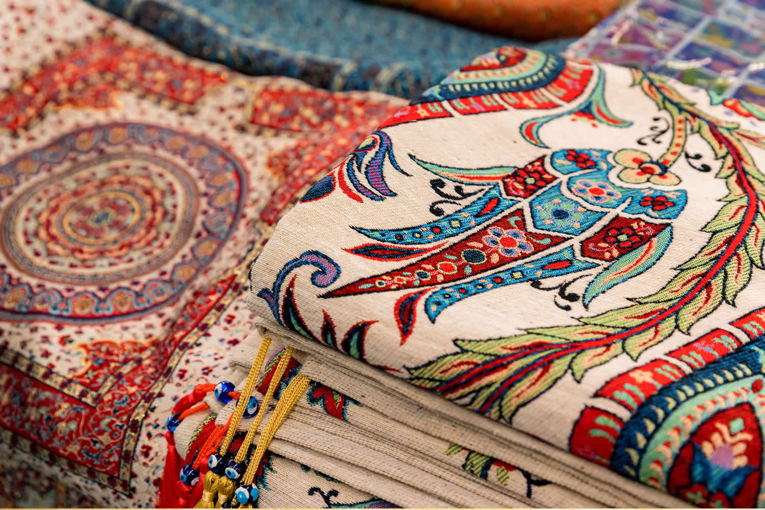 choosing the perfect wall tapestry