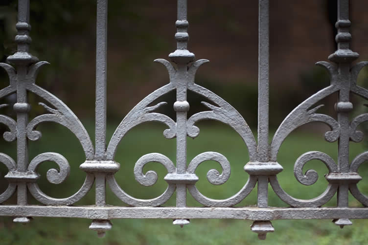 how to choose a new fence