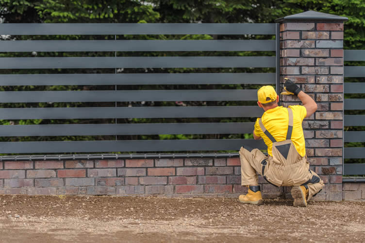 how to choose a new fence