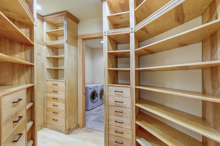 best way to organize your walk-in closet