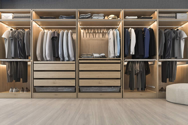 best way to organize your walk-in closet