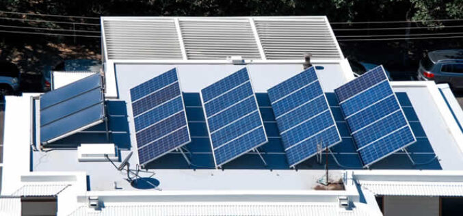 Should Homeowners Install a Solar Battery?