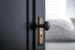 Bedroom Renovation Ideas Which Can Add A Vintage Touch