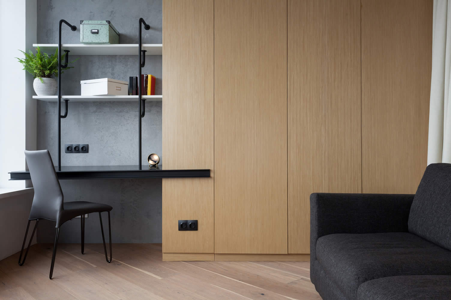 home office set-up in small spaces