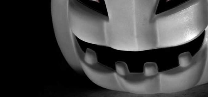 How to Build a Haunted House or Yard for Halloween