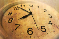 <span>product analysis:&nbsp;&nbsp;&nbsp;</span>Telling Time With A Decorative, Oversized Wall Clock