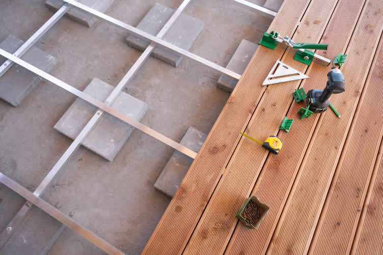 deck to all-season room